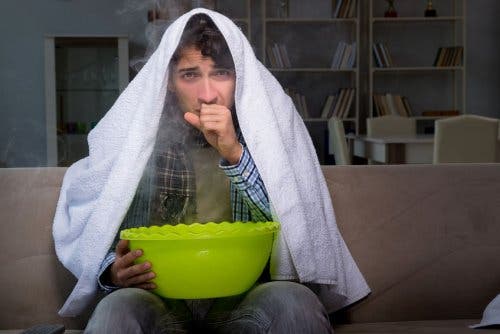 Man is aan het stomen