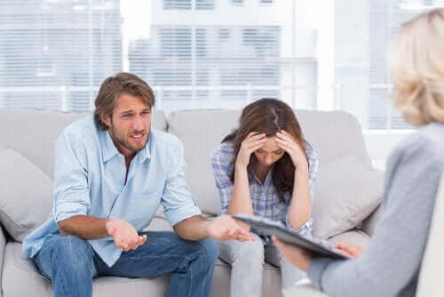 Man en vrouw hebben relatietherapie