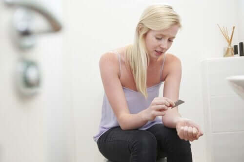 Hoe met tieners om te gaan die zichzelf beschadigen