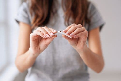 Vrouw stopt met roken