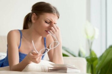 4 natuurlijke behandelingen voor pijnlijke ogen