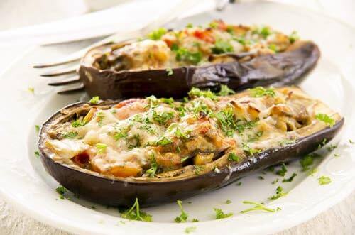 Bord met aubergine