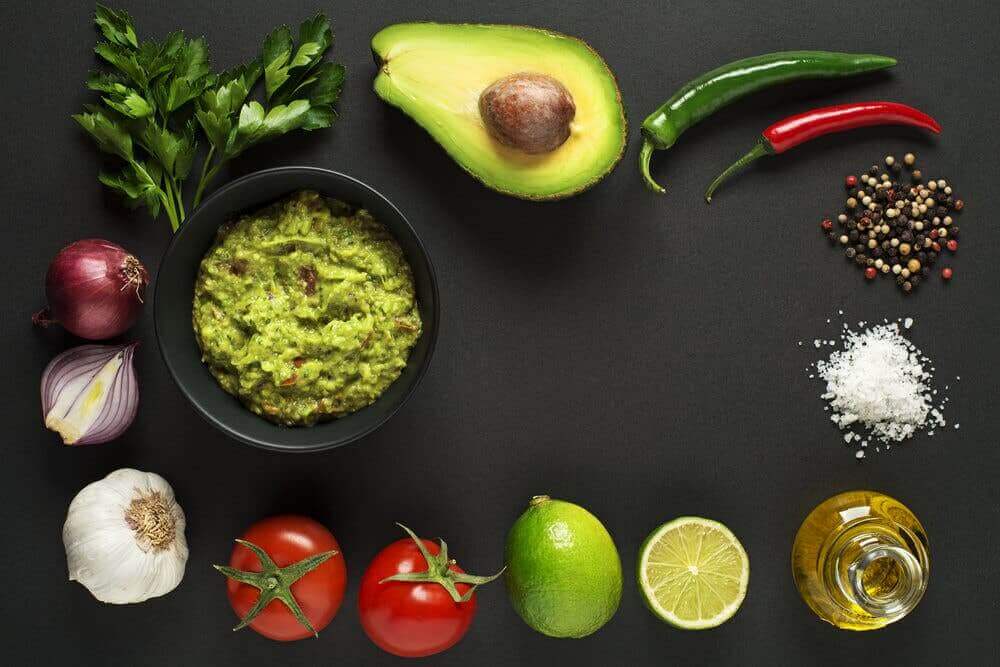 Ingrediënten voor een guacamole