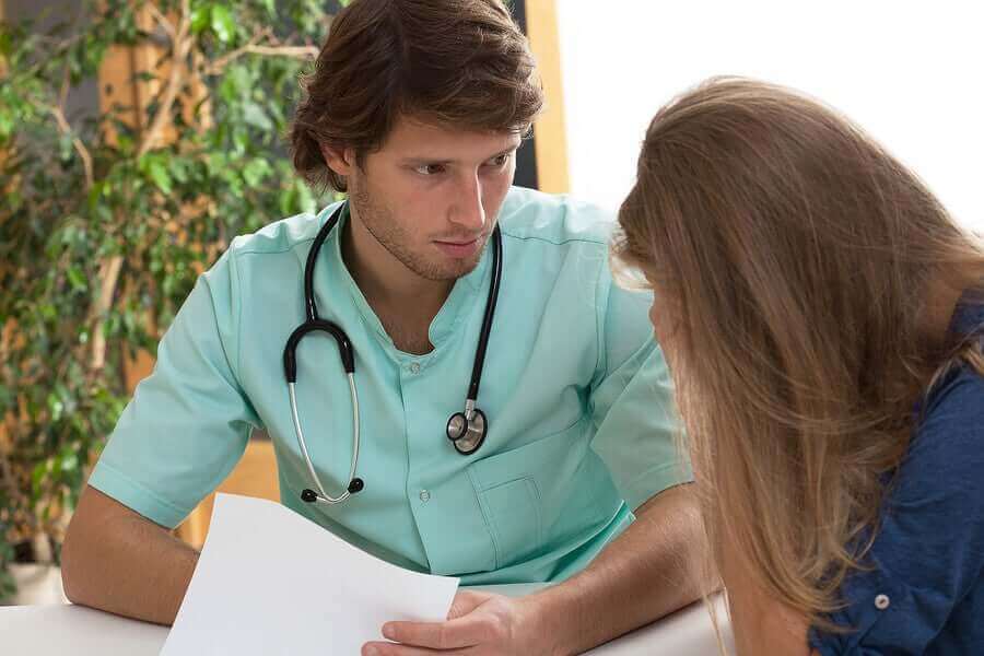 Vrouw krijgt een diagnose