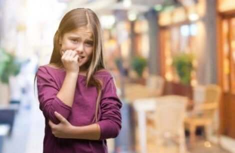 Waarom is het niet goed als kinderen op hun nagels bijten