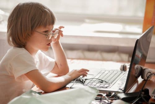 Internet kan helpen nieuwe vrienden te maken