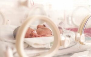 13 mogelijke oorzaken van een vroeggeboorte