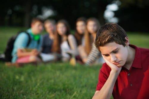 Hoe je kinderen kunt helpen omgaan met groepsdruk