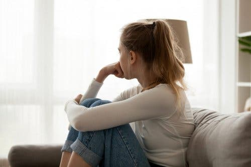 Vrouw die denkt dat ze zwanger is heeft psychologische hulp nodig