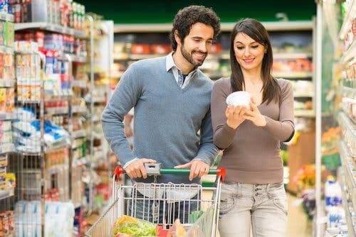 Tips om een duurzaam huishouden te creëren zoals bewust boodschappen doen