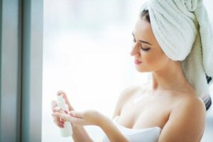 5 natuurlijke remedies om je gezicht op te frissen