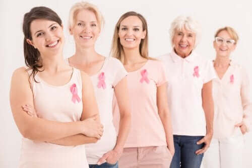 Vrouwen met een pink ribbon