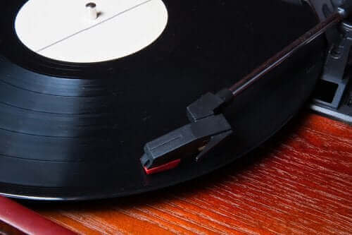 Hoe met vinylplaten te decoreren: 5 originele ideeën