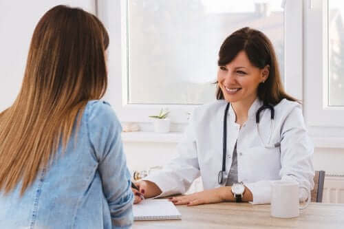 Vrouw bij de dokter
