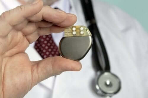 Een pacemaker kan nodig zijn als de symptomen ernstig zijn