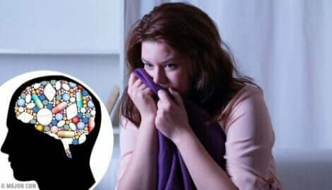 Een vrouw met paniekaanval