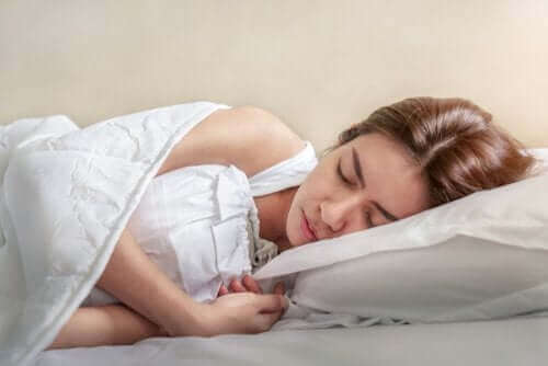 Hoe stuiptrekkingen tijdens de slaap te vermijden