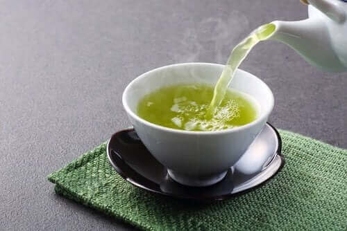 Groene thee is een van de andere vier ontspannende infusies
