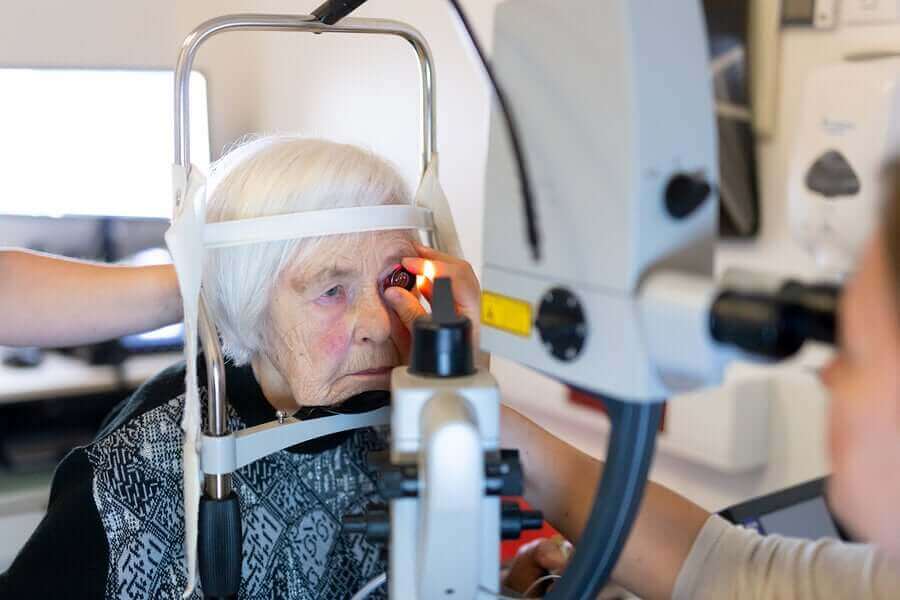 Een staaroperatie kan gedaan worden met een femtosconde laser