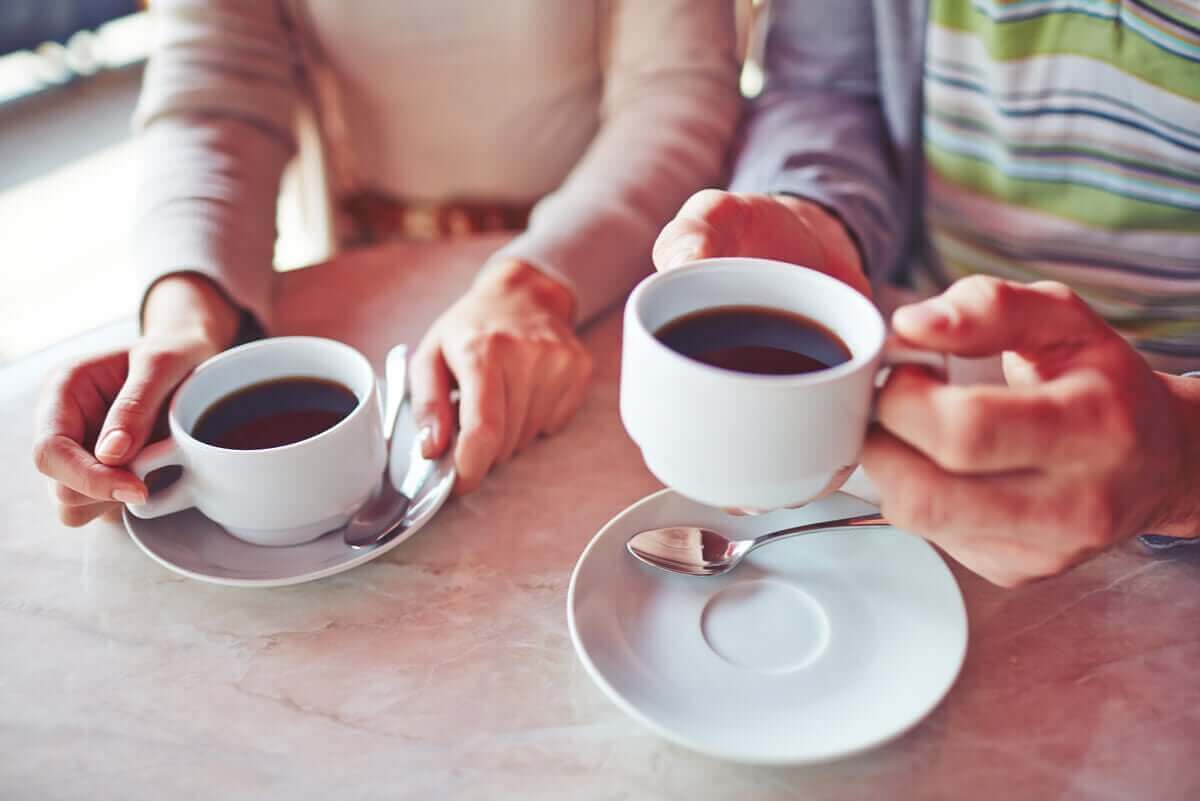 Hebben koffie en citroen meer voordelen als je ze samen consumeert