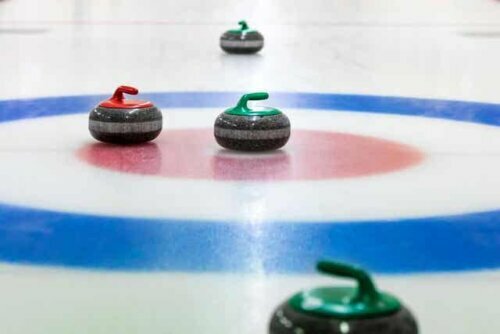 Curlingstenen in het huis