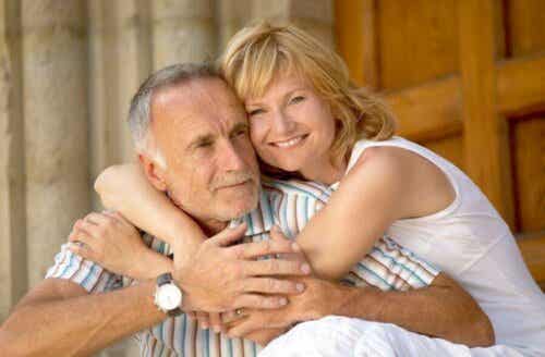 Man en vrouw van middelbare leeftijd