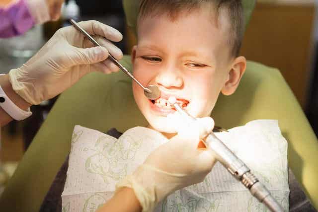 Kind bij de tandarts