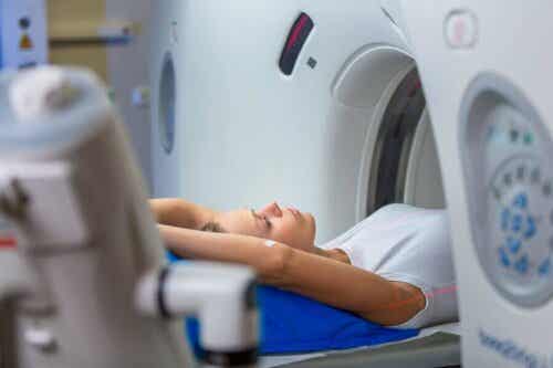 Groot apparaat voor een ct-scan