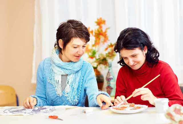 Begeleid iemand met autisme met vriendelijkheid