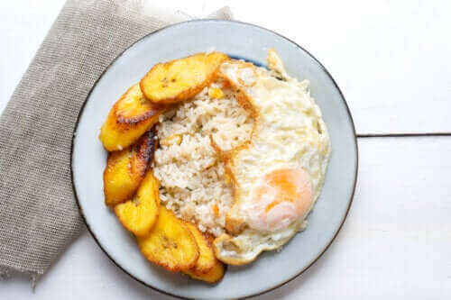 Een heerlijk recept voor Cubaanse rijst met bakbanaan