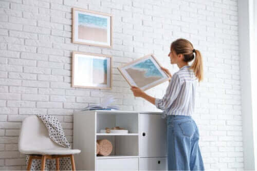 7 tips om foto's op te hangen zonder de muur te verpesten