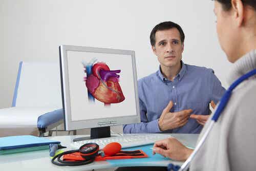 Een man bij de cardioloog