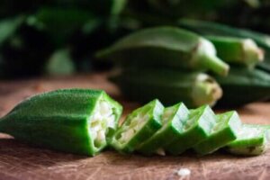 Okra: kenmerken, gebruik, en voordelen