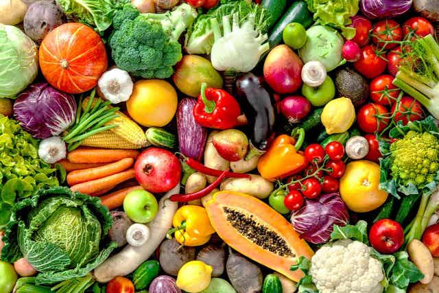 Zorg dat je veel verse groenten en fruit hebt als je een plantaardig dieet gaat volgen