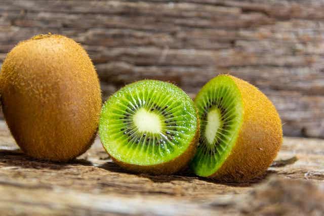Gesneden kiwi