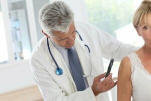 Wat is epidermolysis bullosa of een vlinderhuid?