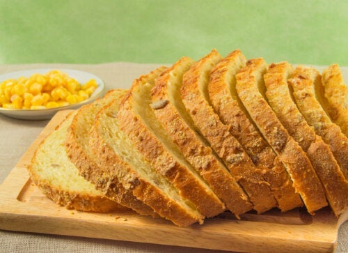 Recept om traditioneel Mexicaans maïsbrood te maken