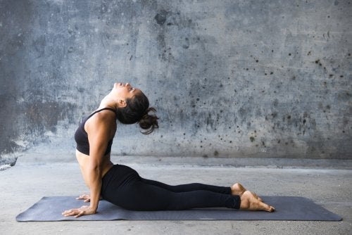 5 yoga-oefeningen om af te vallen