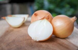 6 manieren om je huis schoon te maken met uien