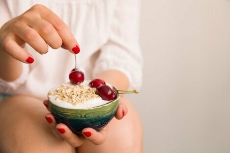 De voordelen van yoghurt en 3 manieren om yoghurt als ontbijt te eten