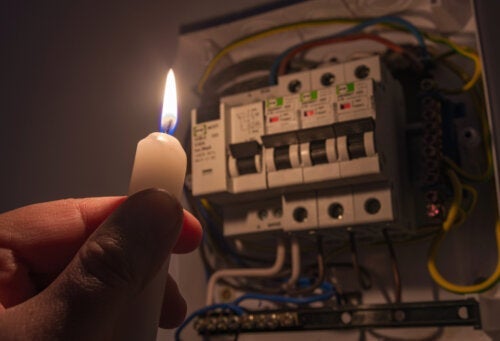 8 dingen die je beter niet kunt doen tijdens een stroomstoring