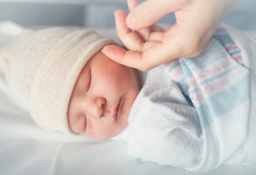 9 tips om je baby warm te houden op koude avonden