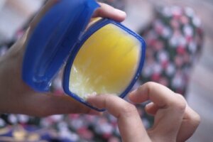 Slugging, de huidverzorgingstrend die je moet kennen
