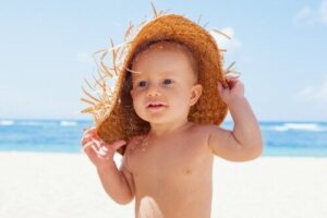 Huidverzorging in de zomer voor baby's en kinderen
