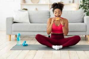 Hoe kun je stoppen met overeten na het sporten?