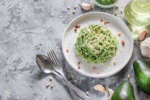 Pasta met avocadosaus: een heerlijk recept