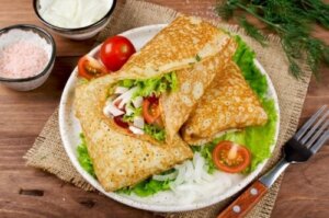 Gemakkelijk en gezond recept voor wraps met kip en groenten