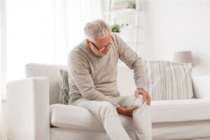 Pseudojicht: symptomen, oorzaken, diagnose en behandeling.
