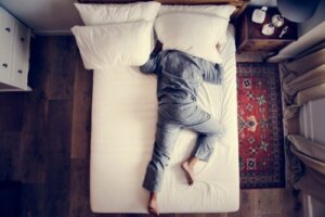 7 tips om de akoestiek van een kamer te verbeteren