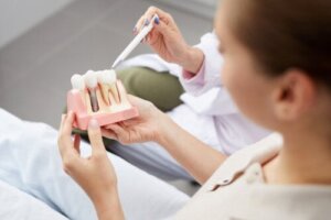 Wat zijn tandheelkundige implantaten en waarvoor worden ze gebruikt?